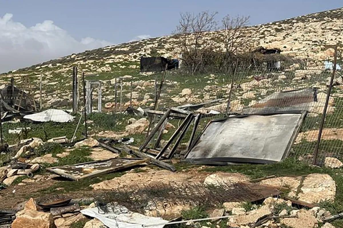 مستوطنون يخربون خط المياه الوحيد لعرب التبنة البدوي شرق القدس