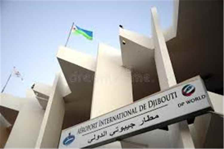 المشهد اليمني - عاجل : تحويل رحلات مطار عدن الدولي إلى جيبوتي وسط عمليات مسح جوي أمريكية في خليج عدن